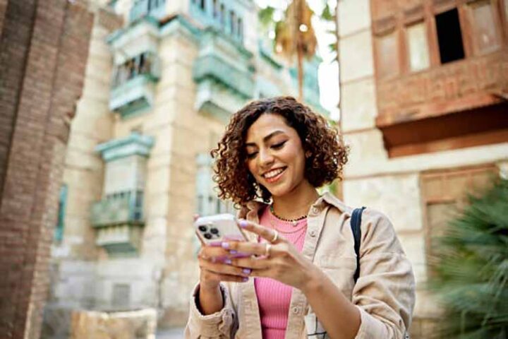 How to stay happy and motivated while single